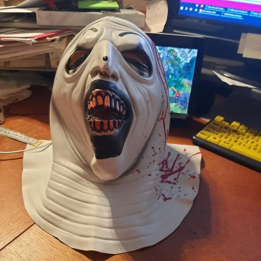 NEW ! Clown Face Halloween Mask